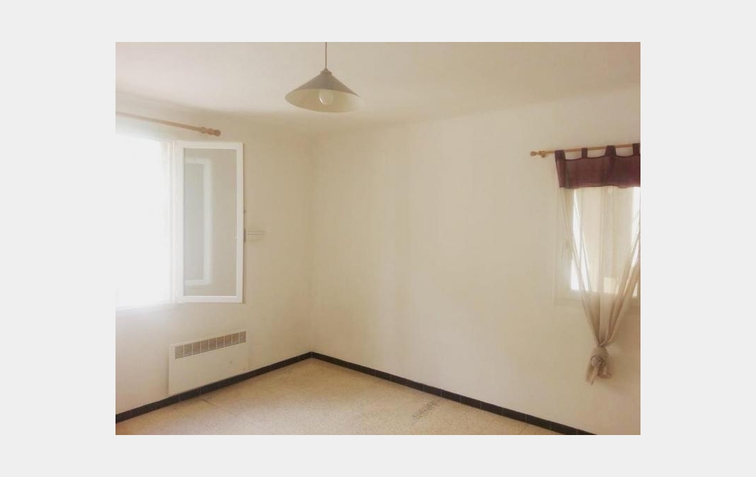 Annonces MANOSQUE : Apartment | GREOUX-LES-BAINS (04800) | 30 m2 | 410 € 