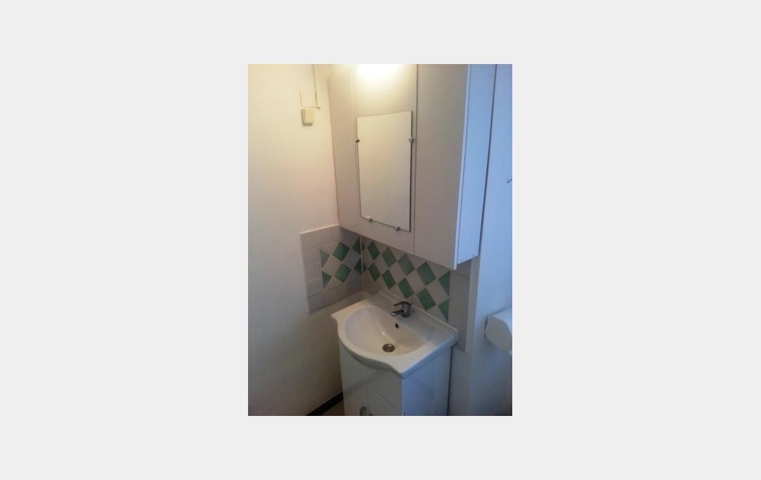 Annonces MANOSQUE : Appartement | GREOUX-LES-BAINS (04800) | 30 m2 | 410 € 